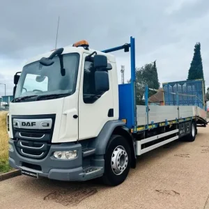 2018 DAF LF 230 18 TON BEAVERTAIL WITH FULL WIDTH RAMP