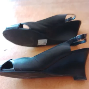 Ladies Clarks Sandals - Image 2