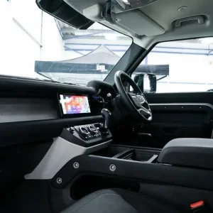 2021 Land Rover Defender 110 3.0 D200 MHEV SUV - Image 8