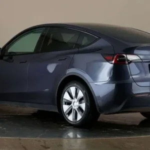 2023 Tesla Model Y RWD 5-door Auto Hatchback - Image 3