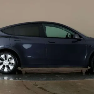 2023 Tesla Model Y RWD 5-door Auto Hatchback - Image 6