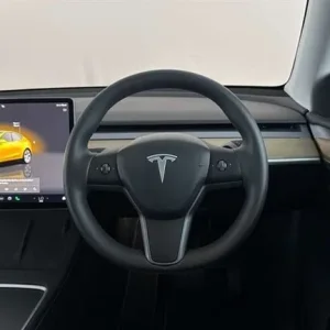 2023 Tesla Model Y RWD 5-door Auto Hatchback - Image 8