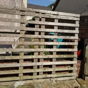 Large wooden pallets - Image 2