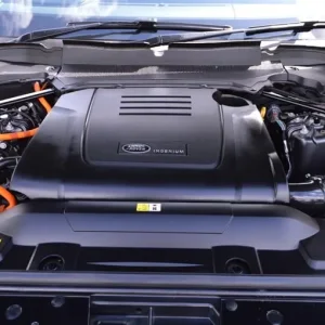 2021 Land Rover Range Rover P400e 13.1kWh Plug-in Hybrid SUV - Image 4