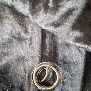 Pair of 90 x 90 curtains with lined eyelet tops - Image 3