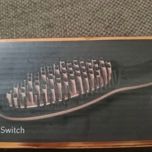 Hair straightener brush