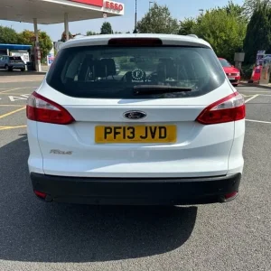 2013 Ford Focus 1.6 Zetec Estate 5-door Petrol Automatic - Image 4