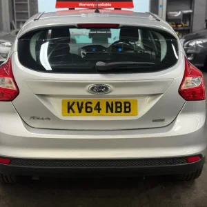 2014 Ford Focus 1.0T EcoBoost Zetec Euro 5 5-door hatchback - Image 5