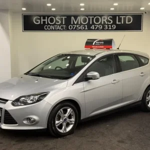 2014 Ford Focus 1.0T EcoBoost Zetec Euro 5 5-door hatchback