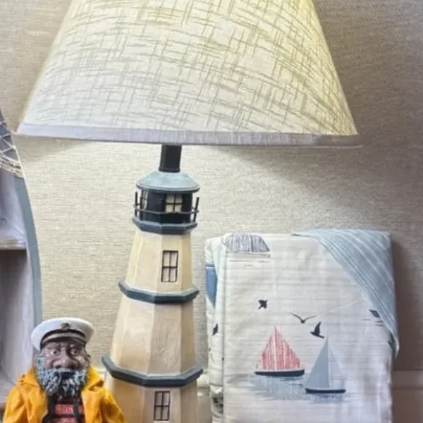 Nautical lighthouse lamp and boat duvet set