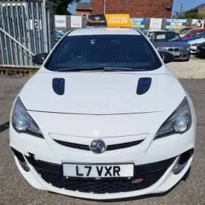 2013 Vauxhall Astra GTC 2.0T 16V VXR 3-door hatchback - Image 2