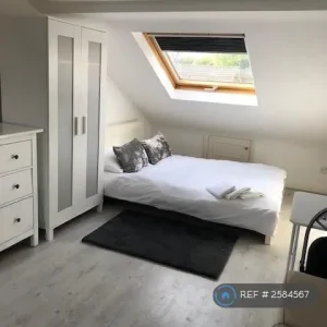 1 bedroom loft studio in King Edward Street - Image 2
