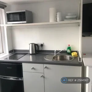 1 bedroom loft studio in King Edward Street - Image 4