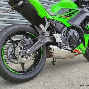 2024 Kawasaki Ninja 650 in KRT Green - Image 6