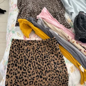 Bundle girls clothes age 11/12 x17 items - Image 2