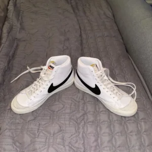 Women’s Nike High Top Trainers - Image 2