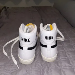 Women’s Nike High Top Trainers - Image 4