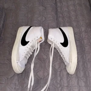 Women’s Nike High Top Trainers - Image 7