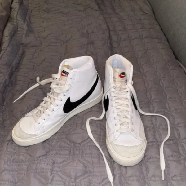 Women’s Nike High Top Trainers