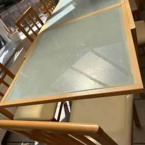 Extendable dining table and 8 chairs - Image 2