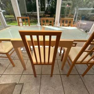 Extendable dining table and 8 chairs - Image 3
