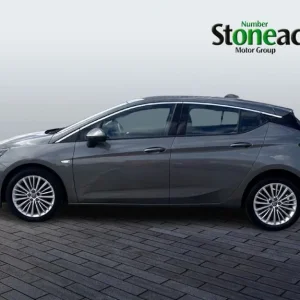 2020 Vauxhall Astra 1.2 Turbo Elite Nav Hatchback - Image 6