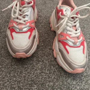 Michael Kors Trainers - Image 2