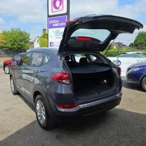 2016 Hyundai Tucson 1.7 CRDi Blue Drive SE Nav Estate - Image 4
