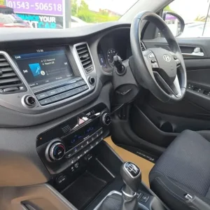 2016 Hyundai Tucson 1.7 CRDi Blue Drive SE Nav Estate - Image 8