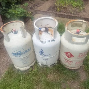 3 empty gas bottles - Image 3