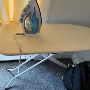 Ironing table