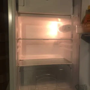 Ice King undercounter fridge with small freezer - Image 3