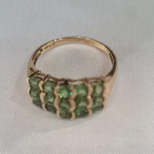 10ct yellow gold emerald stones ring - Image 2