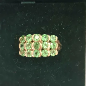 10ct yellow gold emerald stones ring - Image 5