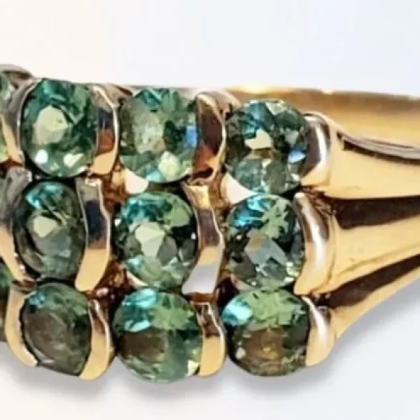 10ct yellow gold emerald stones ring