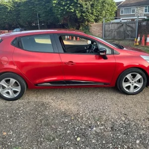 2014 Renault Clio 1.2 16V Dynamique MediaNav HATCHBACK - Image 8