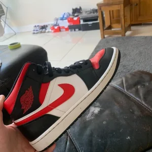 Jordan 1s size uk 8