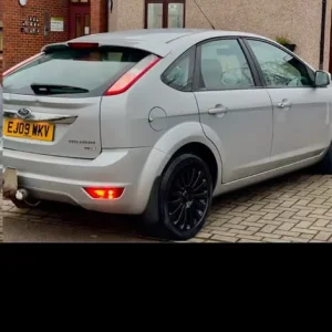 Ford Focus Hatchback 2009 Manual 5-door - Image 8
