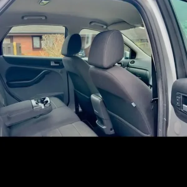 Ford Focus Hatchback 2009 Manual 5-door