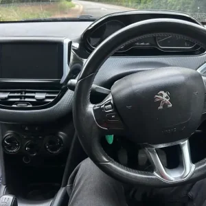 2015 Peugeot 208 1.2 PureTech 82 Active 5-door hatchback - Image 3
