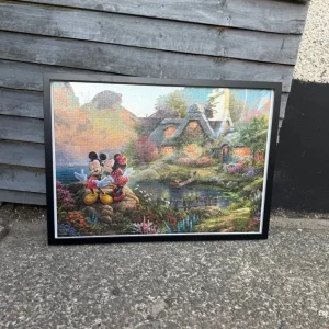 Mickey and Minnie Mouse Sweetheart Cove framed jigsaw