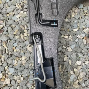 Peugeot 2008 mk1 spare wheel jack kit - Image 3