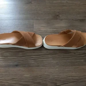ugg sandals - Image 3