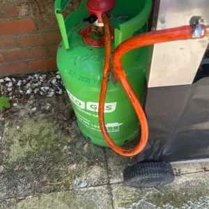 Gas BBQ with gas canister (nearly full) - Image 3