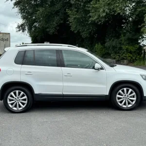 2014 VW Tiguan 2.0 TDI with Pan Roof and Sat Nav - Image 4