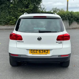 2014 VW Tiguan 2.0 TDI with Pan Roof and Sat Nav - Image 6