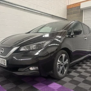 2021 Nissan LEAF N-CONNECTA 5-Door Hatchback - Image 5