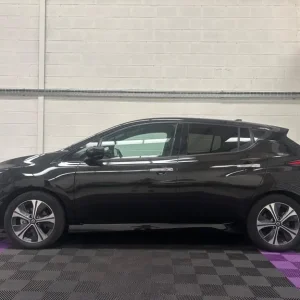 2021 Nissan LEAF N-CONNECTA 5-Door Hatchback - Image 7