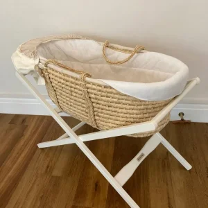 Mamas and Papas Moses Basket - Image 2
