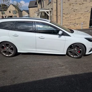Ford Focus Estate 2017 Semi-Auto 1997cc 5-door - Image 2